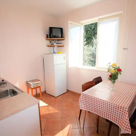 Labinac Ines, Only 300 M From Poreč
