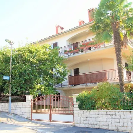 Labinac Ines, Only 300 M From Poreč